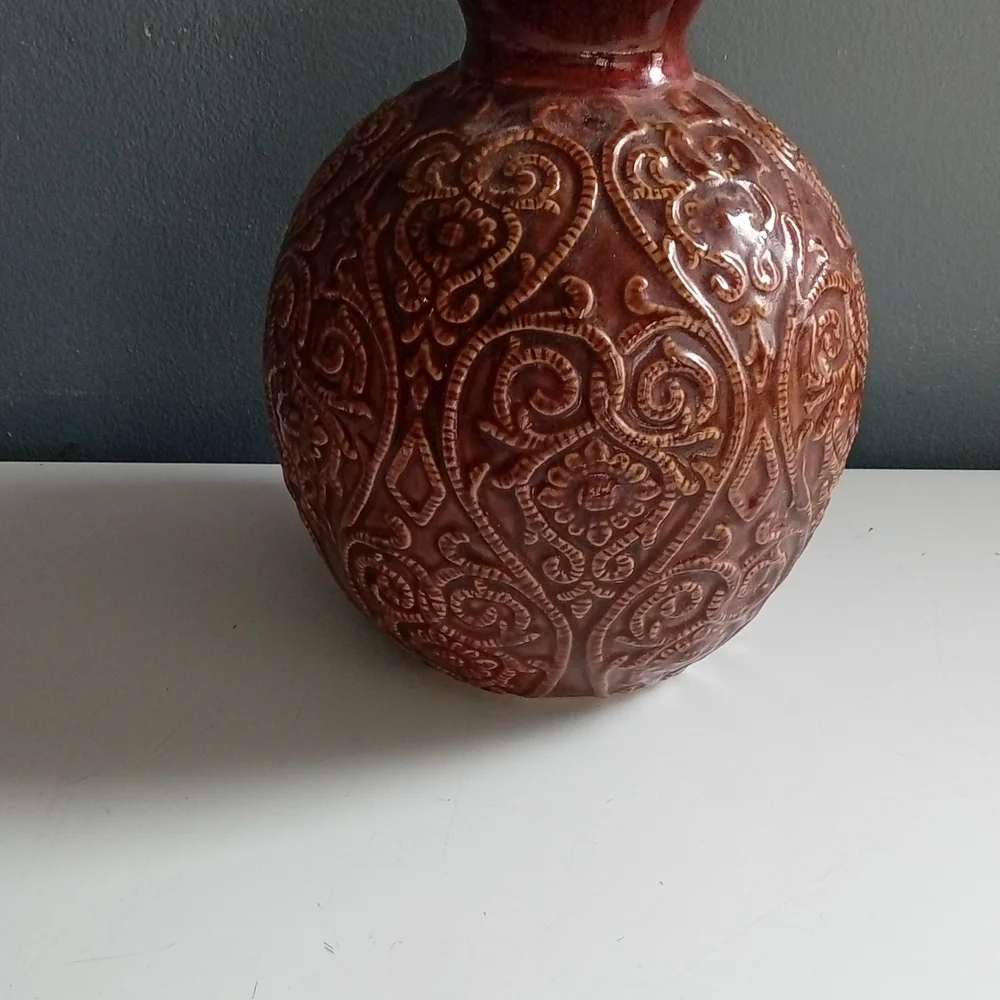 Reddish Brown Embossed Paisley Floral Ceramic Bud Vase Round Textured Decor‎